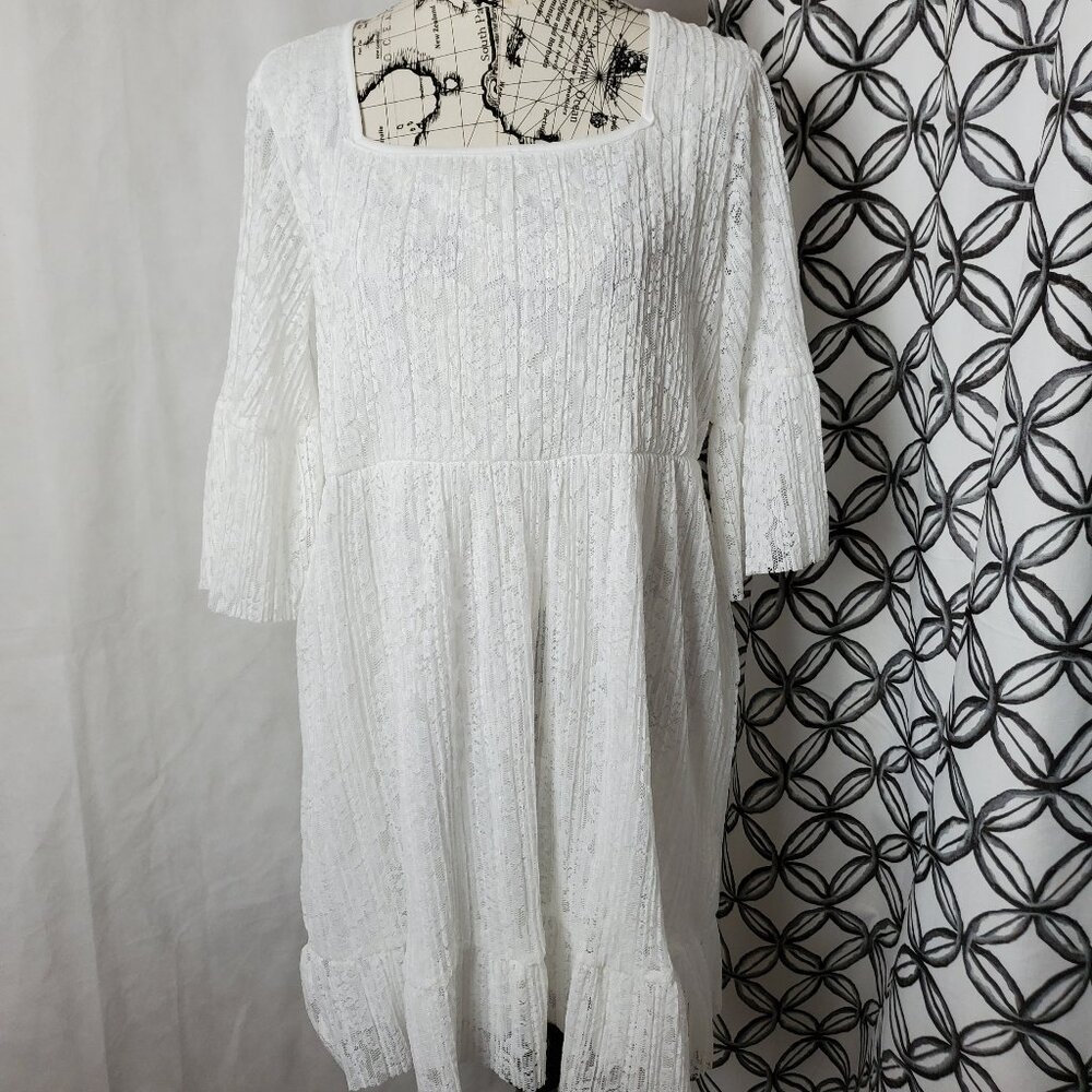 NEW Sugarfox White Lace Dress - Medium